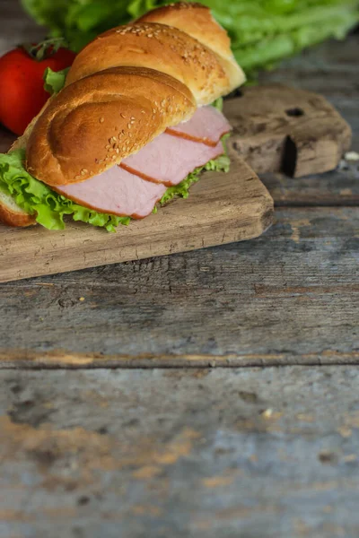 Sándwich Con Jamón Lechuga — Foto de Stock