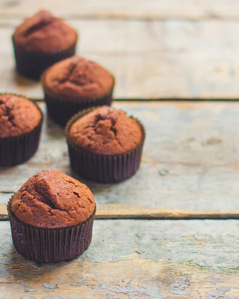 Chocolade Muffins Houten Ondergrond — Stockfoto