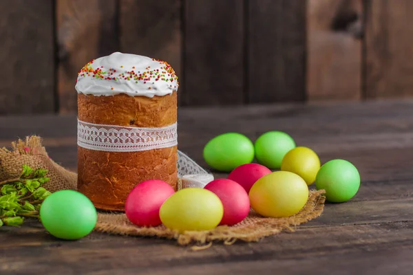 Великодній Торт Великодні Яйця Святкове Солодке Десертне Частування Сільський Фон — стокове фото