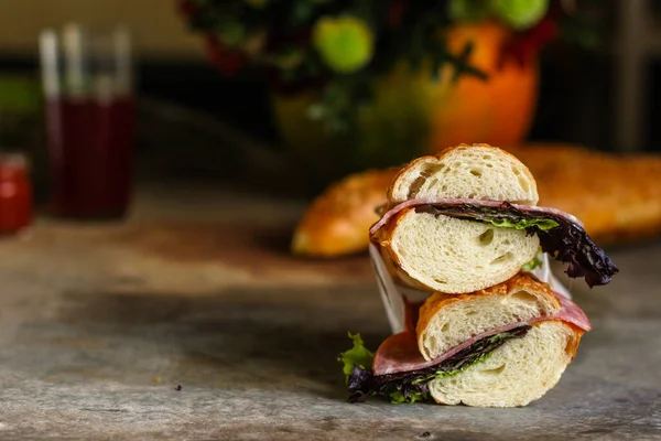 Sandwich Close Avec Salami — Photo