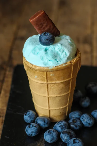 Eis Mit Blaubeeren Aus Nächster Nähe — Stockfoto