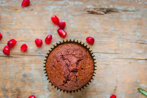 Chocolade Muffin Houten Ondergrond — Stockfoto