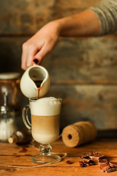 Latte Einer Transparenten Tasse — Stockfoto