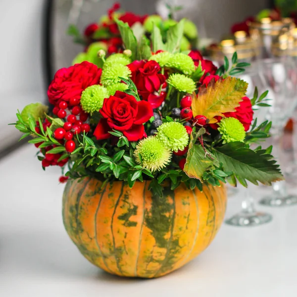 Bouquet Flowers Pumpkin Served Table — Stock Photo, Image