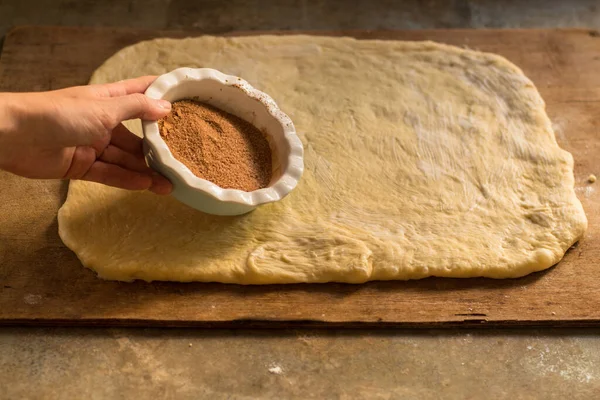 Hemmagjorda Kanelbullar Beredning — Stockfoto