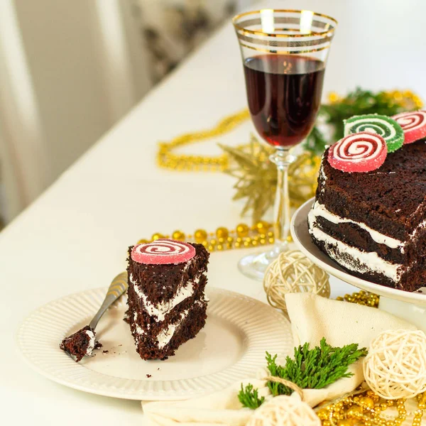Red Wine Cake Table Served Christmas Dinner — Stock Photo, Image