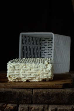 Ev yapımı süzme peynir.