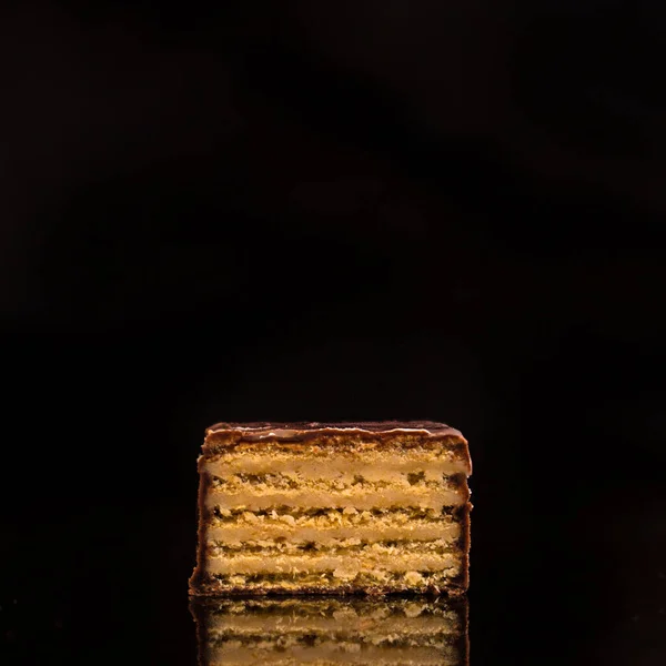 배경의 초콜릿 케이크 — 스톡 사진