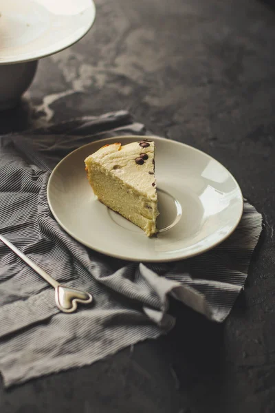 Close View Delicious Piece Cake Chocolate Plate — Stockfoto