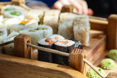 Asya yemeği suşisi. Yakın plan.