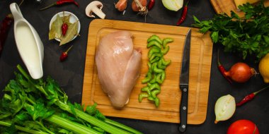 Sebzeli tavuk filetosu.