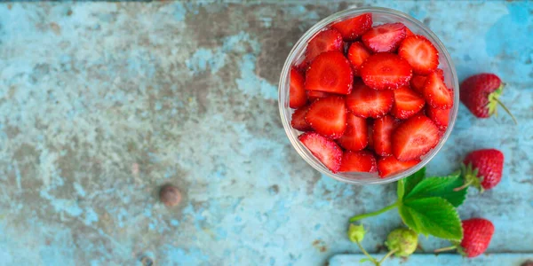 Fresh Strawberries Glass Jar Table Background — Φωτογραφία Αρχείου