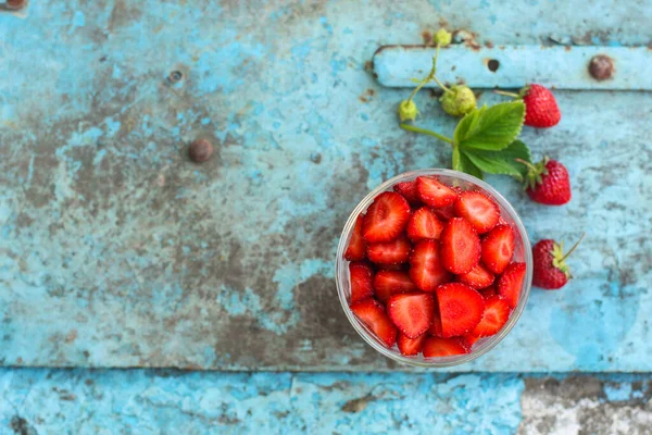 Fresh Strawberries Glass Jar Table Background — Φωτογραφία Αρχείου