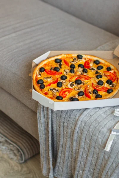 Pizza Vista Superior Con Champiñones Aceitunas Tomates — Foto de Stock