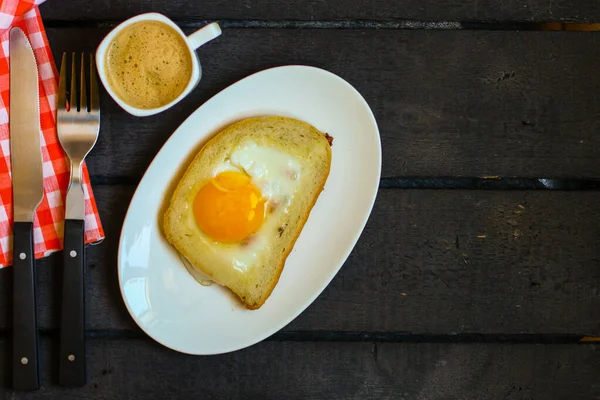 Oeuf Frit Avec Bacon Tomate Sur Fond Bois — Photo