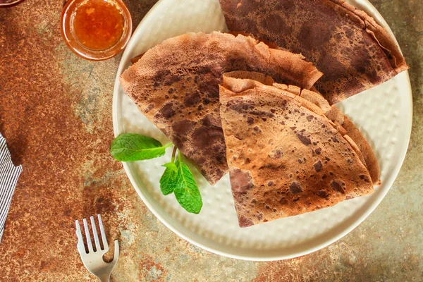 Braune Dünne Pfannkuchen Aus Nächster Nähe — Stockfoto