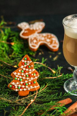 Dondurmalı ve tarçınlı zencefilli kurabiye