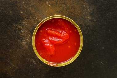 Kırmızı biberli ve domatesli domates sosu.