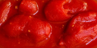 Kırmızı biberli ve domatesli domates sosu.