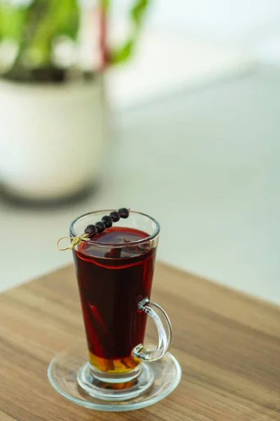 Fermer Vin Chaud Dans Une Tasse Verre — Photo