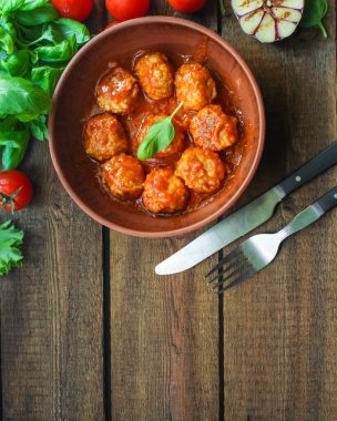 Domates soslu köfte.