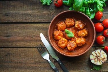 Domates soslu köfte.