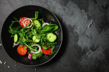 Sebzeli ve otlu taze salata