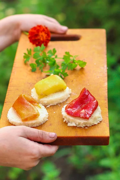 Close Person Hand Holding Sandwich Cheese Knife — Stock Photo, Image