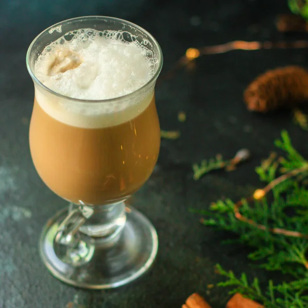 Glas Varm Choklad Med Kanel Och Anis Trä Bakgrund — Stockfoto