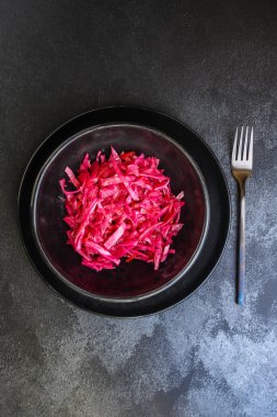 pancar ve sebzeli lahana turşusu (aperatif sebzeler, atıştırmalık) menü konsepti. Yemek geçmişi. Üst Manzara. Boşluğu kopyala