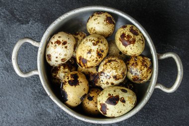 Bıldırcın yumurtaları üst görünüm yiyecek arka planı