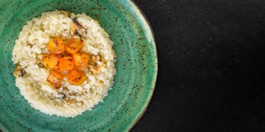 midyeli pilav ve kalamar. 