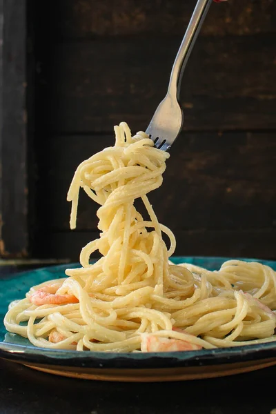 Massa Com Camarões Queijo — Fotografia de Stock