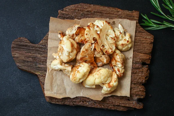 Květák Grilované Smažená Grilovaná Zelenina Nebo Snack Salát Kabage Menu — Stock fotografie