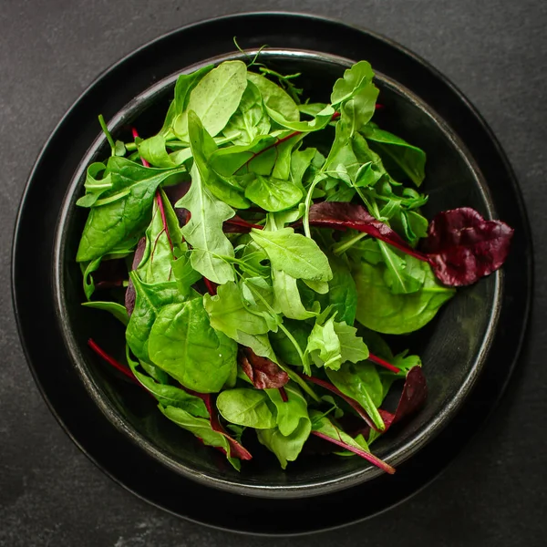 Salladsblad Mix Saftigt Mellanmål Redo Att Äta Bordet Ovanifrån — Stockfoto