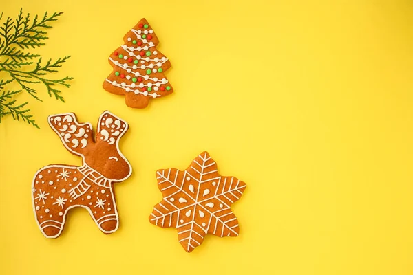 Christmas Gingerbread Cookies Bright Background — Stock Photo, Image
