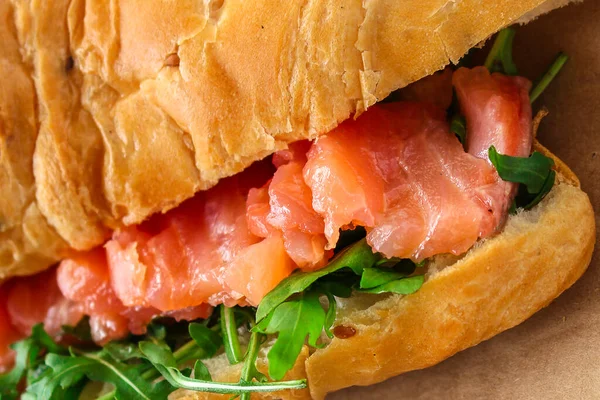 Sandwich Salmon Arugula — Stock Photo, Image