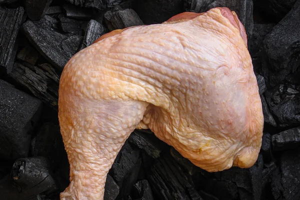 Arang Bakar Kaki Ayam Mentah — Stok Foto