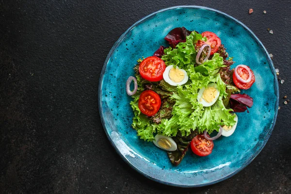 Salada Saudável Legumes Ovos Codorna Tomates Alface Cebola — Fotografia de Stock