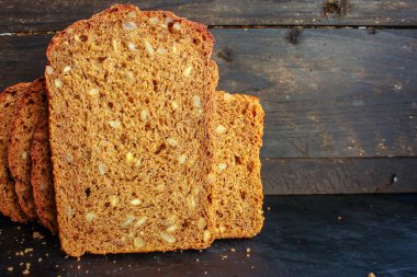 ayçiçeği tohumlu ekmek