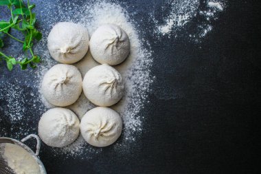 Pişmemiş khinkali kapat