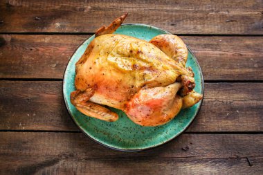 Kızarmış tavuk tepesi manzarası.