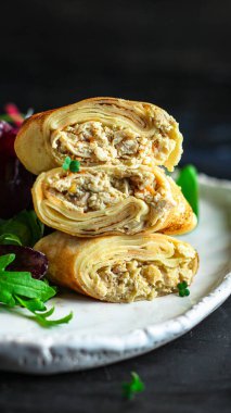 Etle doldurulmuş gözleme.