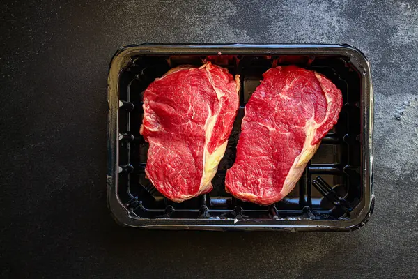 Rebanadas Carne Para Asar Sobre Fondo Oscuro — Foto de Stock