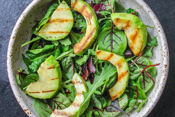 Insalata Con Avocado Alla Griglia — Foto Stock