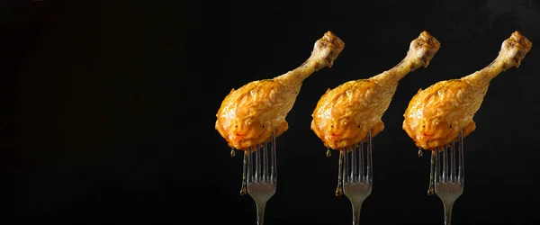Kaki Ayam Panggang Pada Garpu — Stok Foto