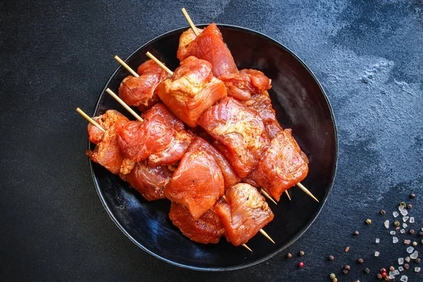 Carne Porco Marinada Paus Madeira Para Churrasco — Fotografia de Stock