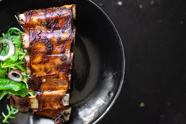 샐러드와 야채와 돼지고기 — 스톡 사진