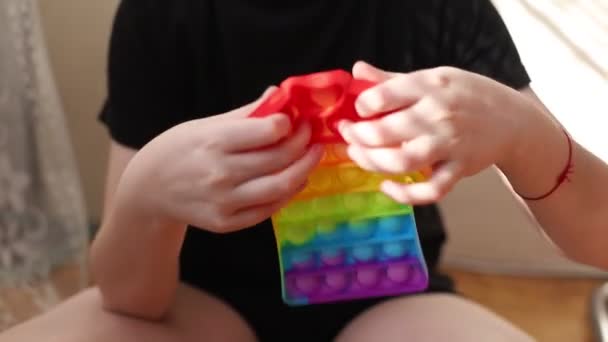 Einfache Grübchen Pop Popit Stress Sensorisches Spielzeug Platzte Mir Puzzle — Stockvideo