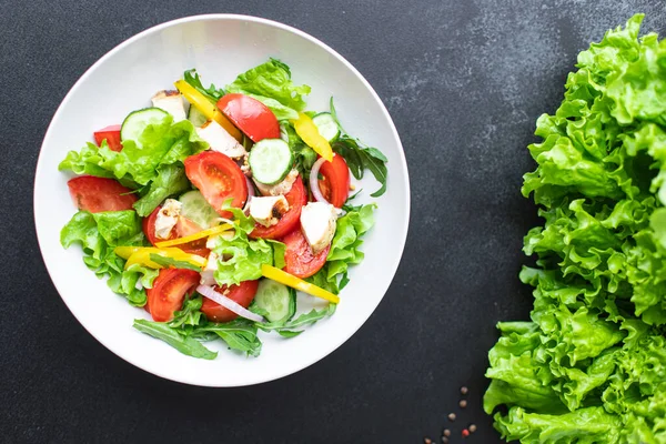 Taze Tavuk Salatası Sebze Domates Salatalık Biber Organik Sağlıklı Yemek — Stok fotoğraf